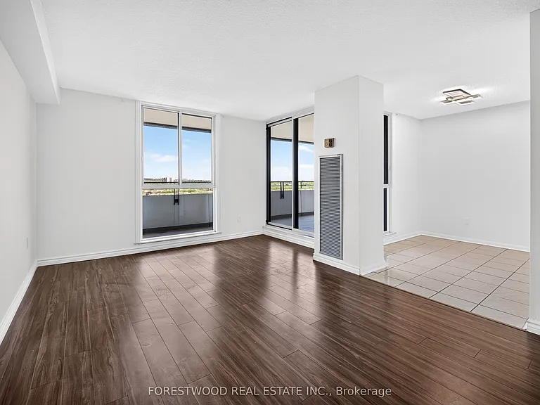 1300 Mississauga Valley Blvd #1108 — Photo 2