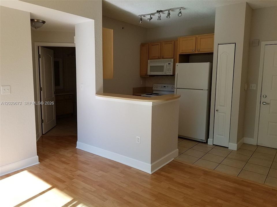 1st image of 6001 SW 70th St APT 538
