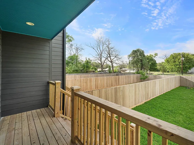764 Dillard St #A — Photo 22