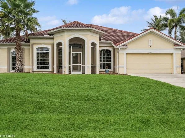 2221 SW 8th Ct, Cape Coral, FL 33991