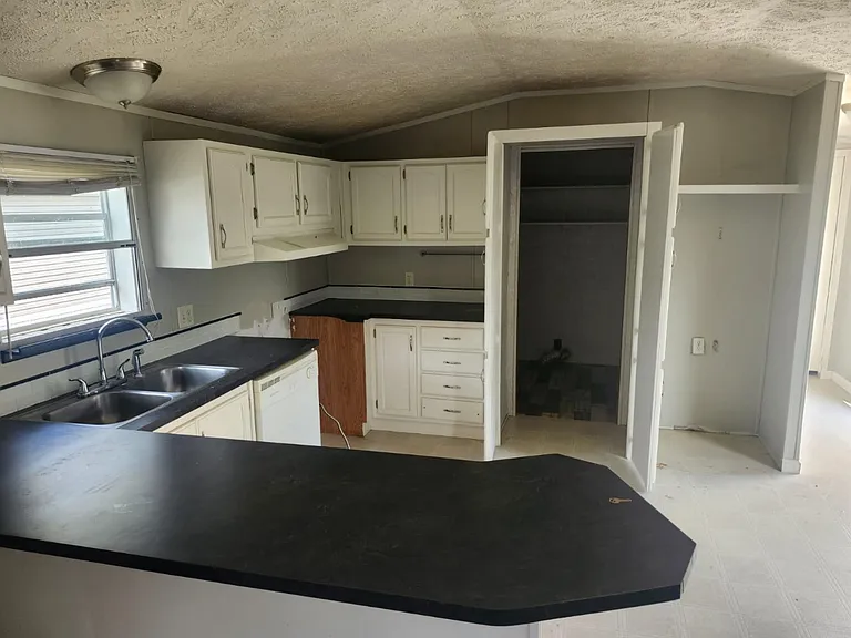 18 Pynes Dr #18 — Photo 9