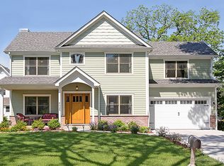 4928 Whiffen Pl, Downers Grove, IL 60515