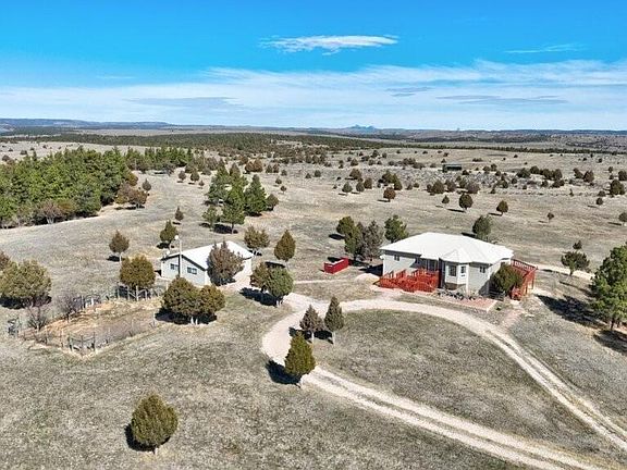 3rd image of 977 Old Sundance Rd