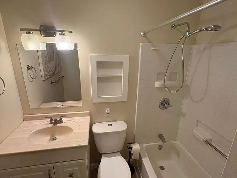 5706 N Graceland Dr — Photo 9