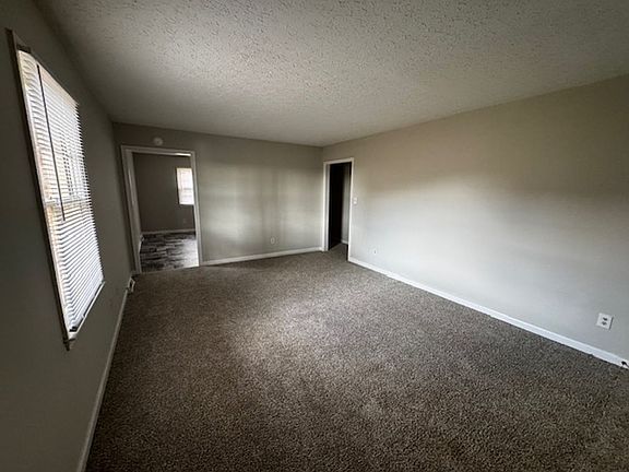 5th image of 811 & 813 Smith St #811