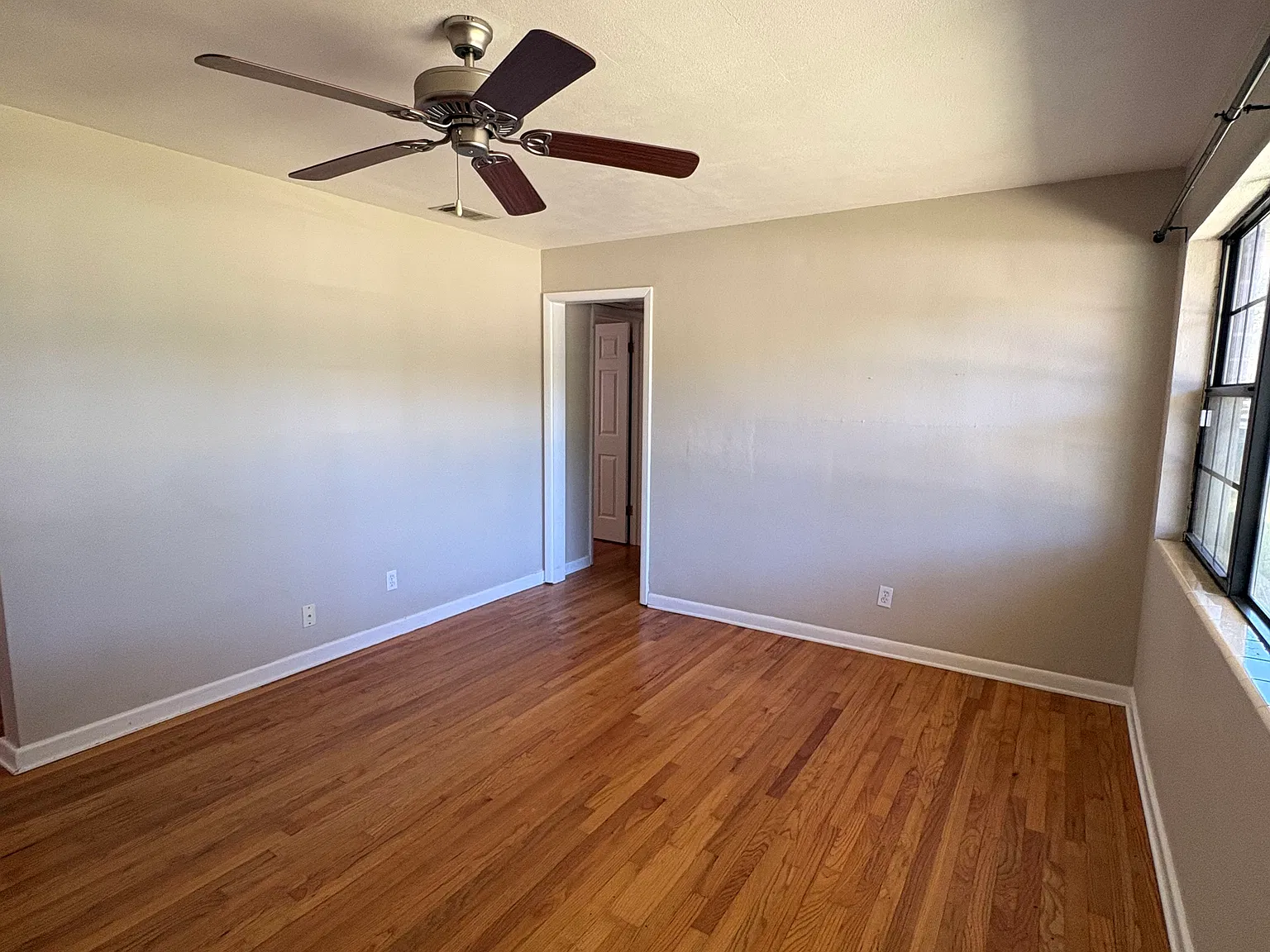 3 bed, 1422 sqft, $2,300 — Photo 3