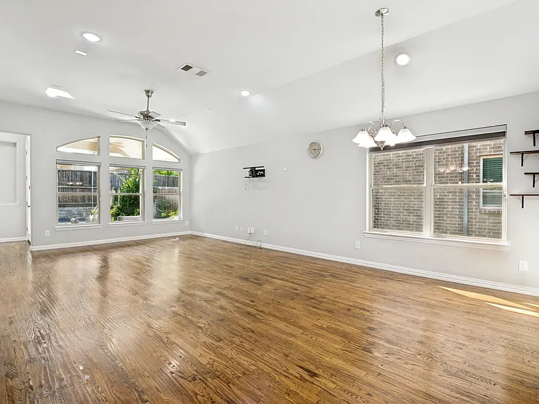 5512 Magnum Way — Photo 6