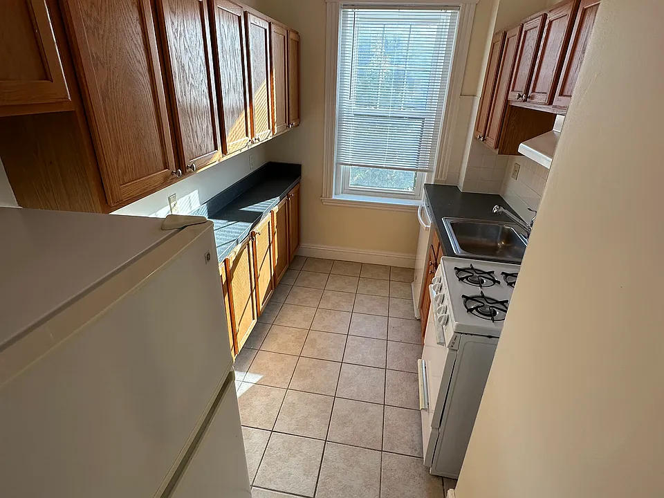 37R Wendell St #1