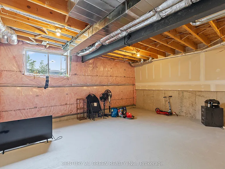851 Sarnia Rd — Photo 7