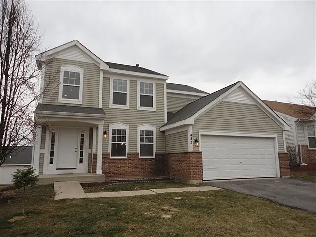 453 Finch Dr photo 1