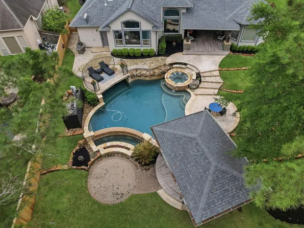 63 W Horizon Ridge Pl, Spring, TX 77381