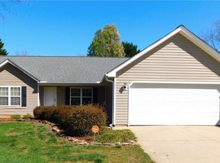 102 Viking Dr, Greer, SC 29651