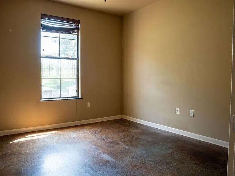 2400 MARKET PLAZA DRIVE — Photo 25