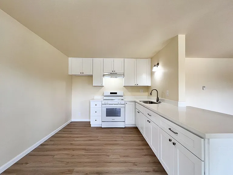Westview Apartments — Photo 9
