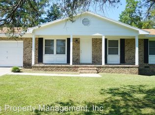 6843 Radial Dr, Fayetteville, NC 28311