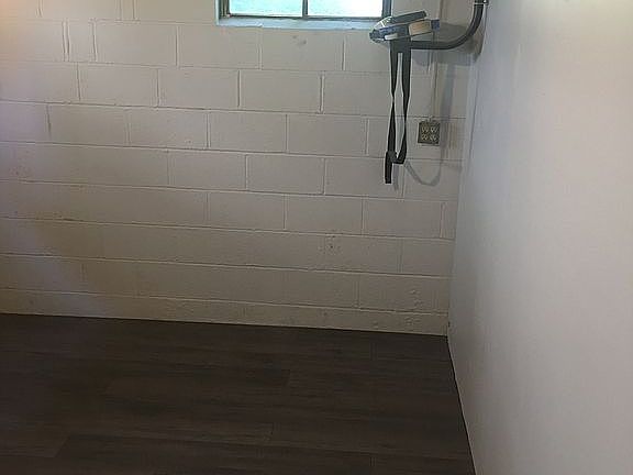 2nd image of 1025 Dietz Ave