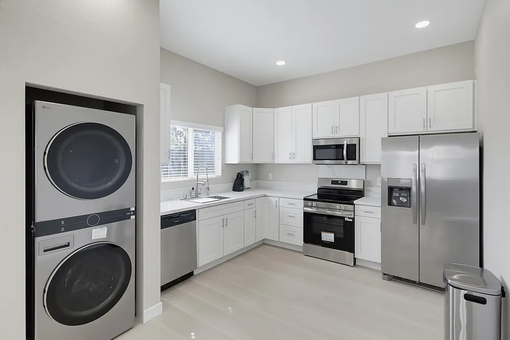 4 bed, 1500 sqft, $1,950 — Photo 1