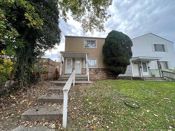 2nd image of 397 1/2 S Ogden Ave