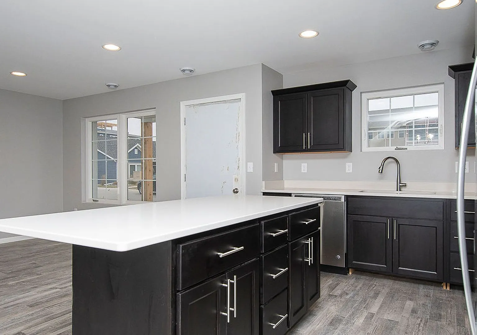 Luxury Living in a Private Community - including Lawncare and Snow Removal! — Photo 4