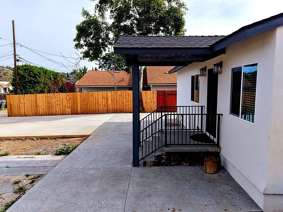 4th image of 8836 Valencia St