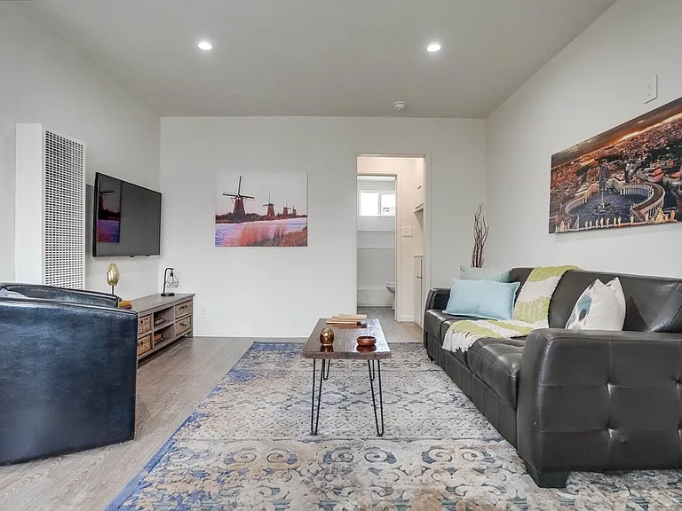 900 Alamitos Ave — Photo 14