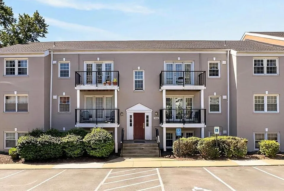 9445 Fairfax Blvd #102