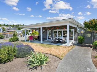 2204 Dover Dr, Anacortes, WA