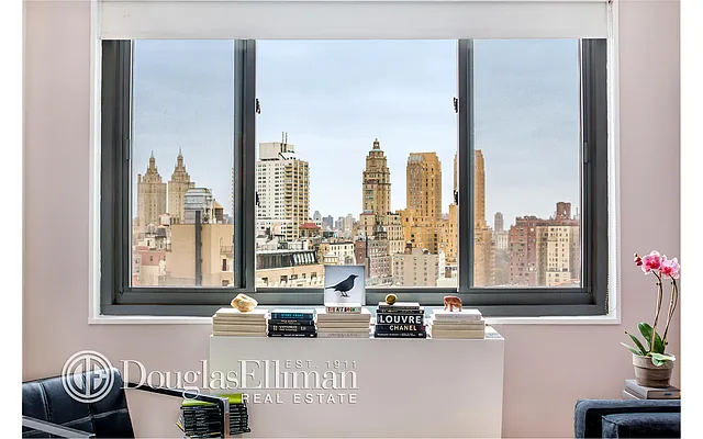 Sold by Douglas Elliman | media 21