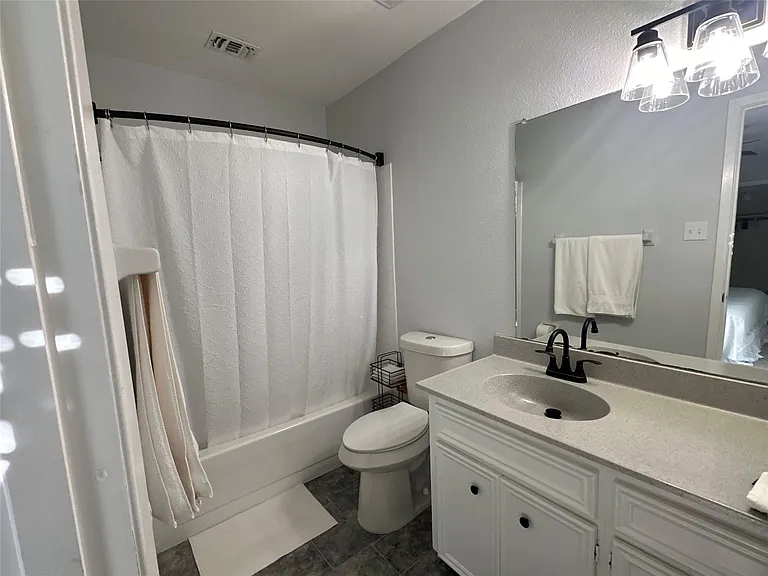 13821 Hollowgreen Dr — Photo 15