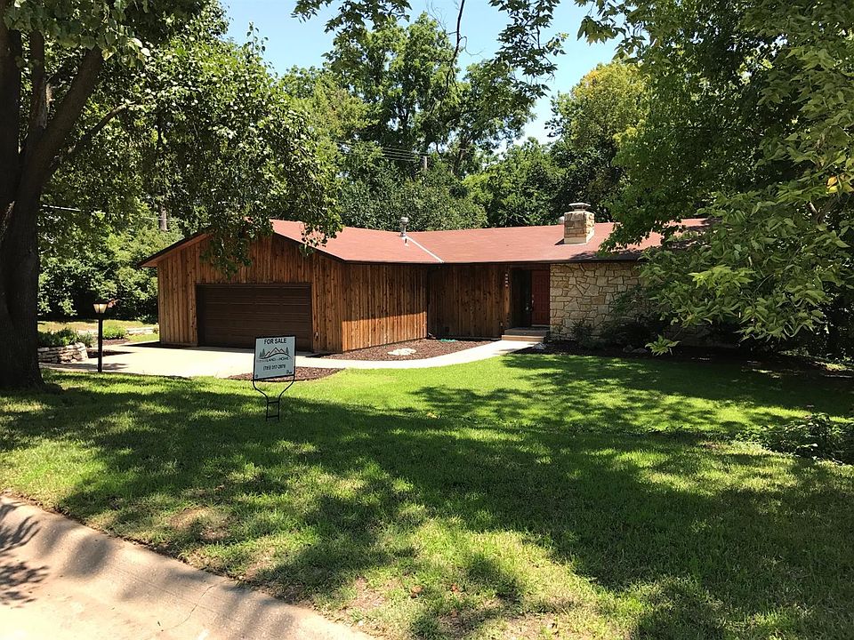 2nd image of 2000 Blue Hills Rd