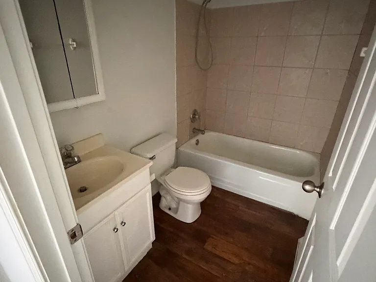 2875 Oakwood St #1 — Photo 6