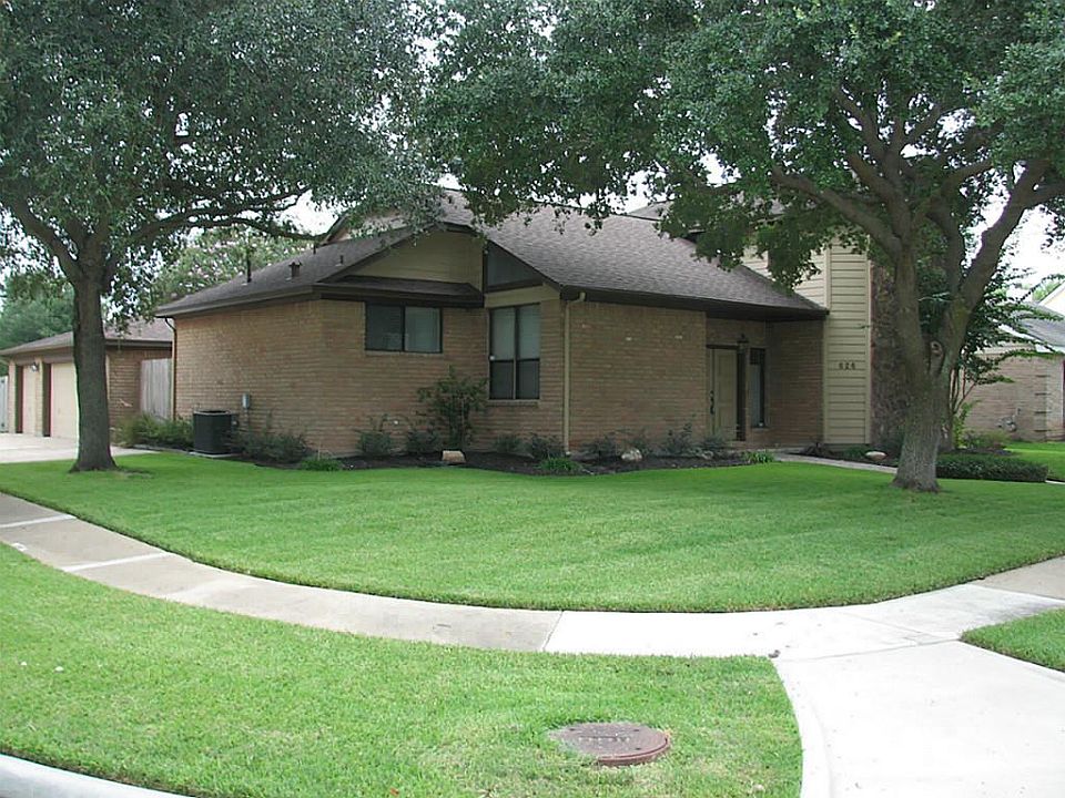 1st image of 626 Woodlake Cir