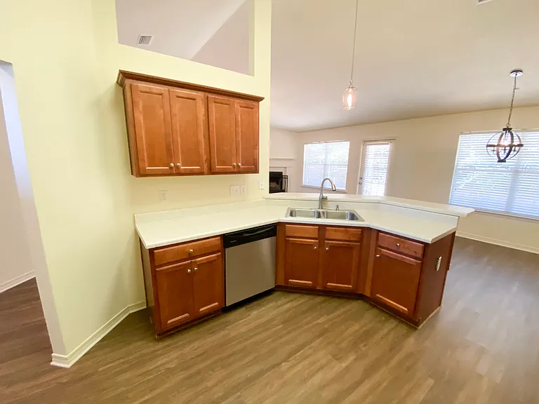 11801 Balsam Ct — Photo 6