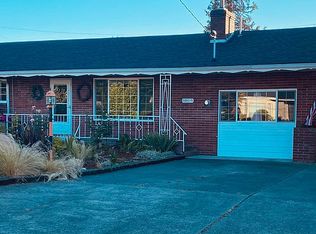 810 W Luellen Dr, Roseburg, OR 97471