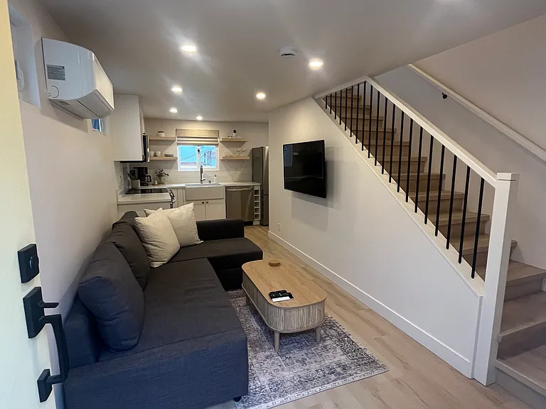5528 Bellevue Ave — Photo 7