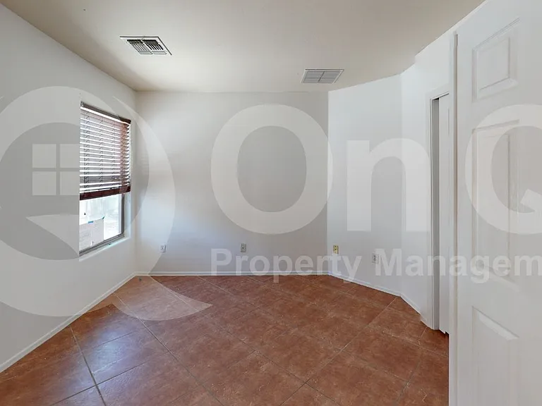 7218 S Canterbury Tale Dr — Photo 17