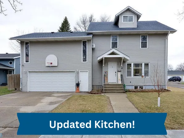 1533 16th St S, Fargo, ND 58103