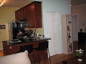 3rd image of 532 W Belmont Ave
