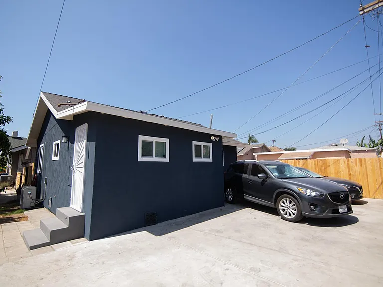 3852 La Salle Ave — Photo 11