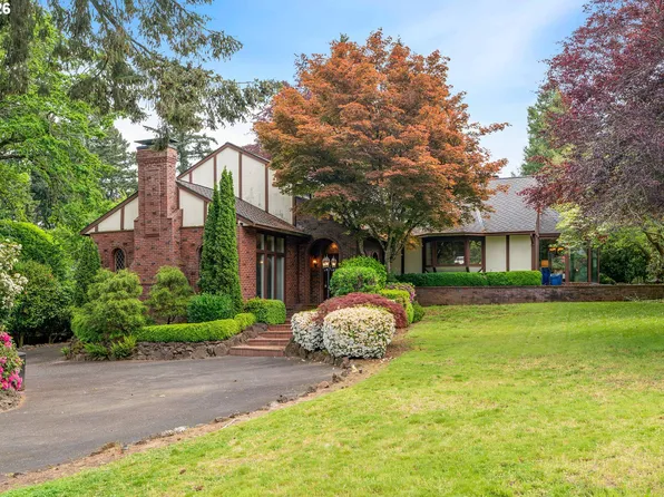 10000 SE Cambridge Ln, Milwaukie, OR 97222