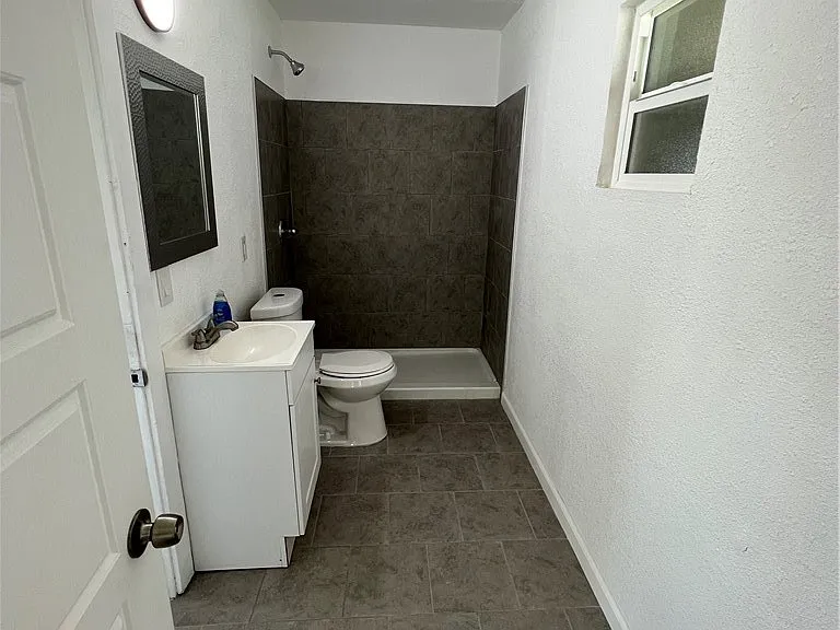 1906 Mentone Blvd #A — Photo 5