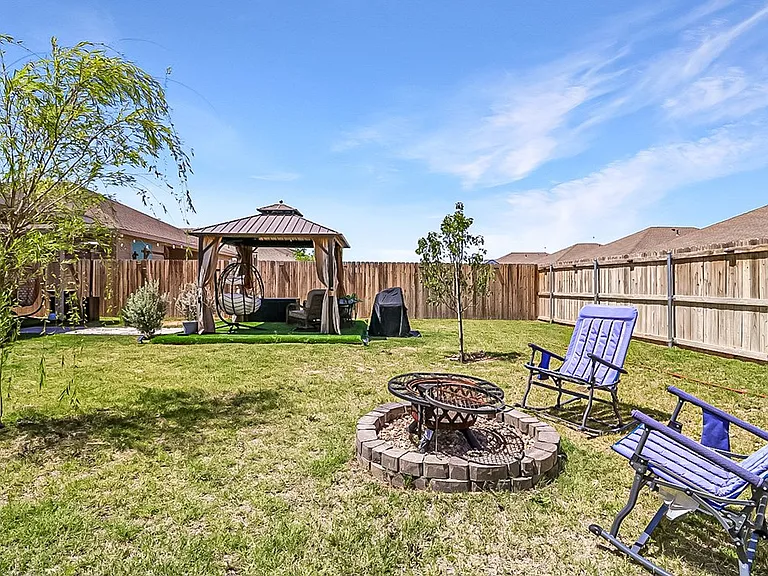 6402 Oracle Dr — Photo 18