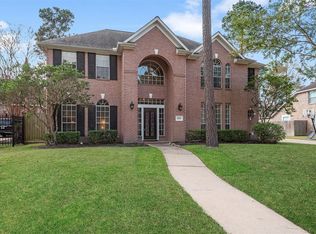 15818 Oak Island Dr, Tomball, TX 77377