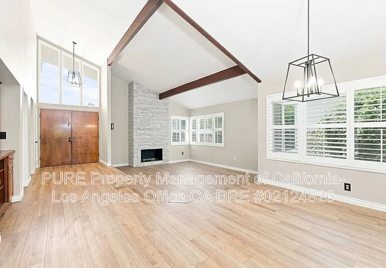5347 Indian Hills Dr — Photo 2