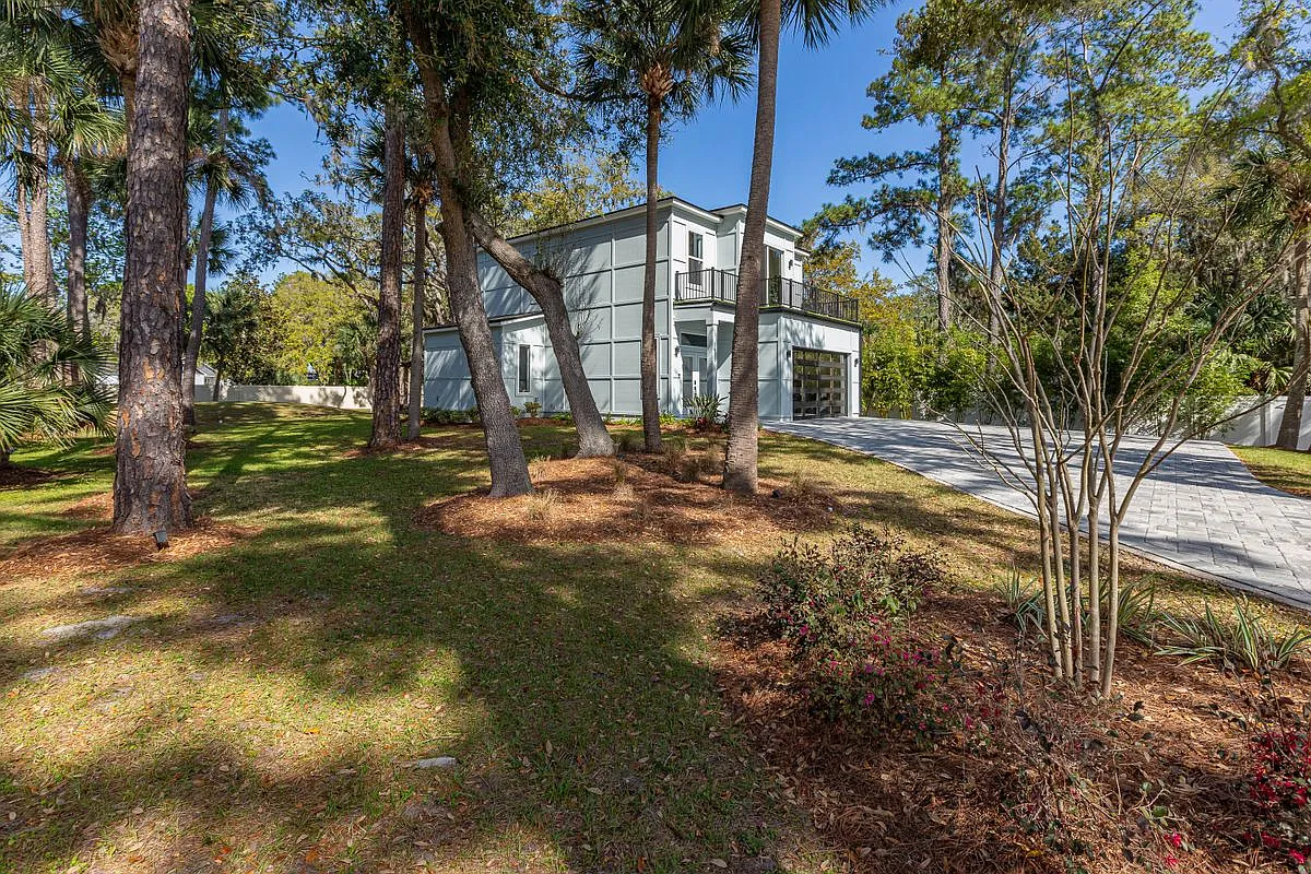 Building Photo - 5631 Heckscher Dr