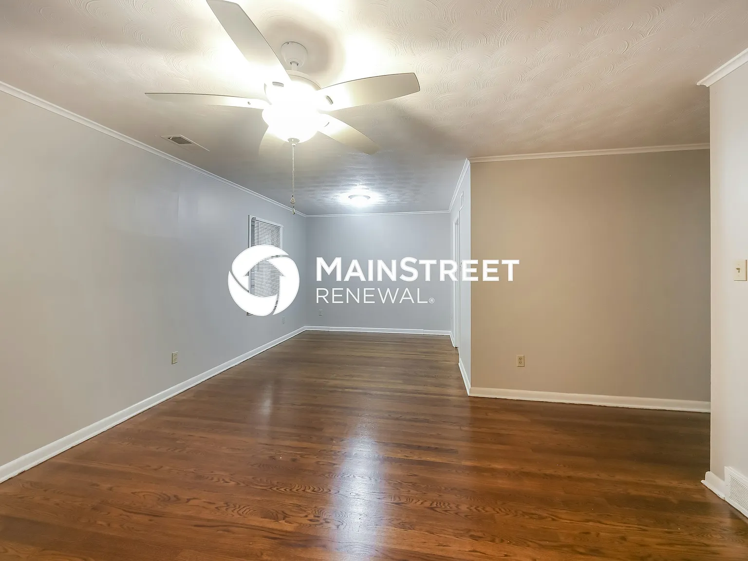 1731 Myrna Ln — Photo 4