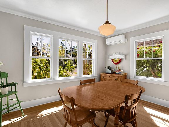 3rd image of 931 Humboldt Street