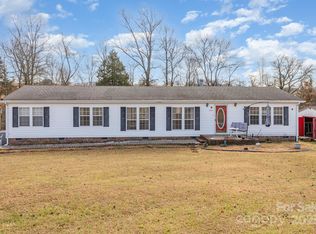 339 Howard Norton Dr, Hiddenite, NC 28636