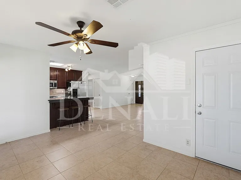 10747 W Hope Dr — Photo 11