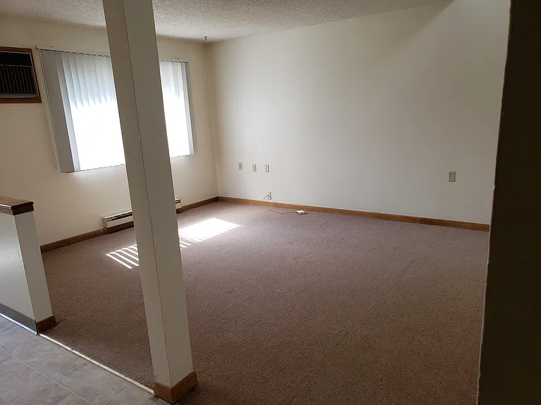 Capitol Centre Court Apartments — Photo 31